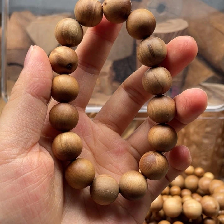 檀香木1.4瑕疵珠黑肉奶香不介意拍