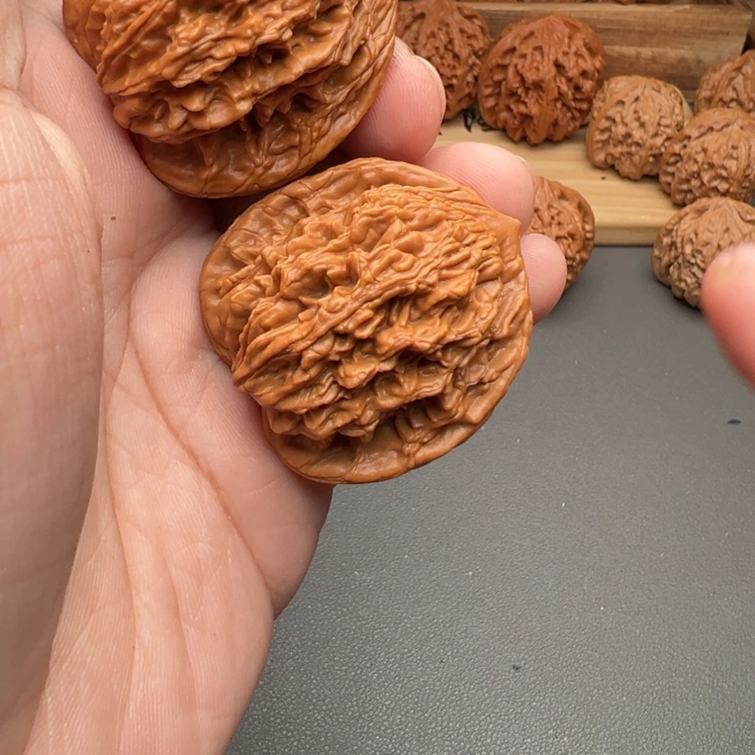 @***者文玩核桃把件虎头