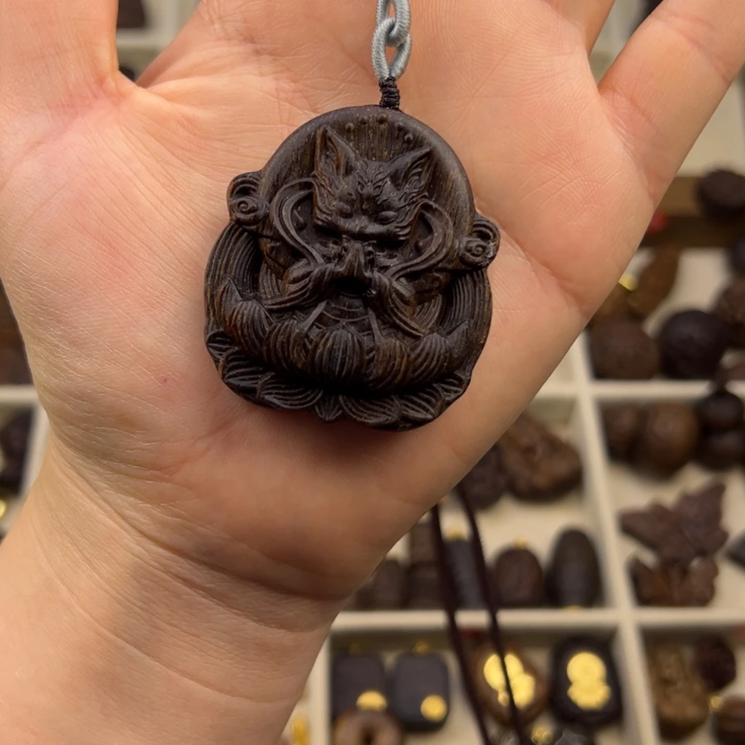 木质类凤九随行脖挂配饰