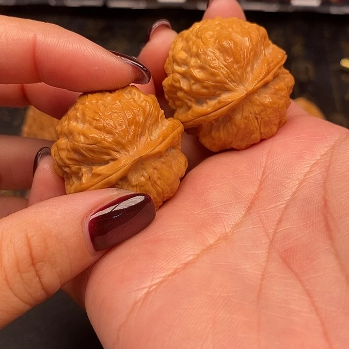 文玩核桃吊坠二代舍利子