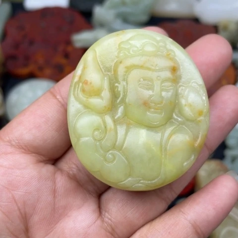 蛇纹石玉未镶嵌颈饰91