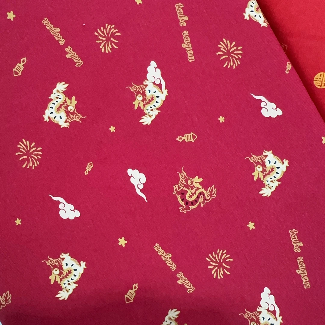 2米幅宽红色祥云龙针织面料