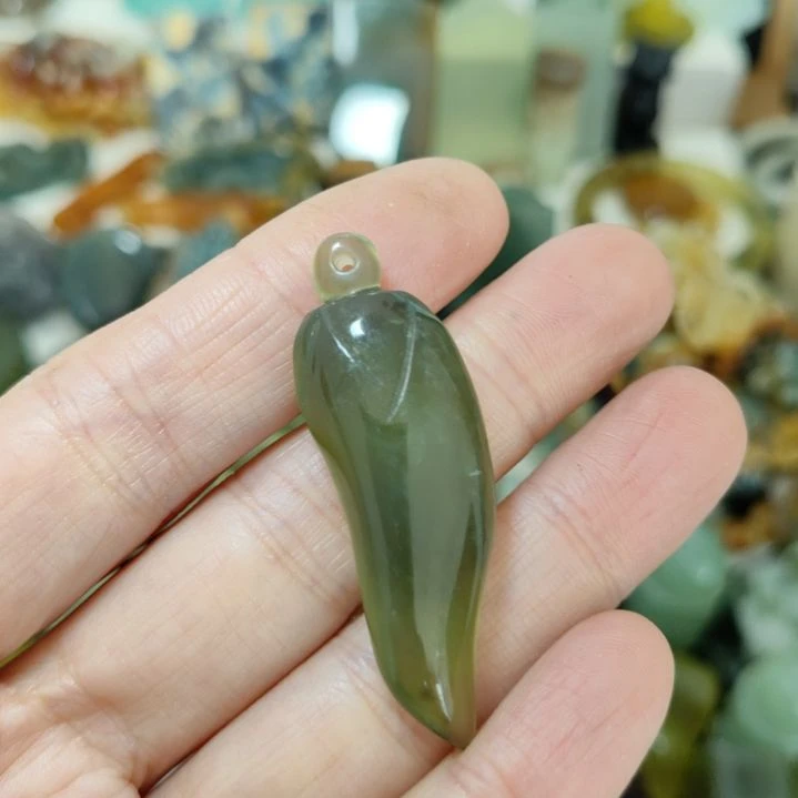 岫玉未镶嵌挂坠款式