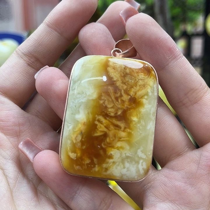银S925镶嵌颈饰琥珀吊坠