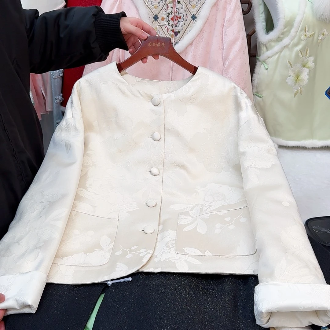 刺绣丝毛 米白色棉服