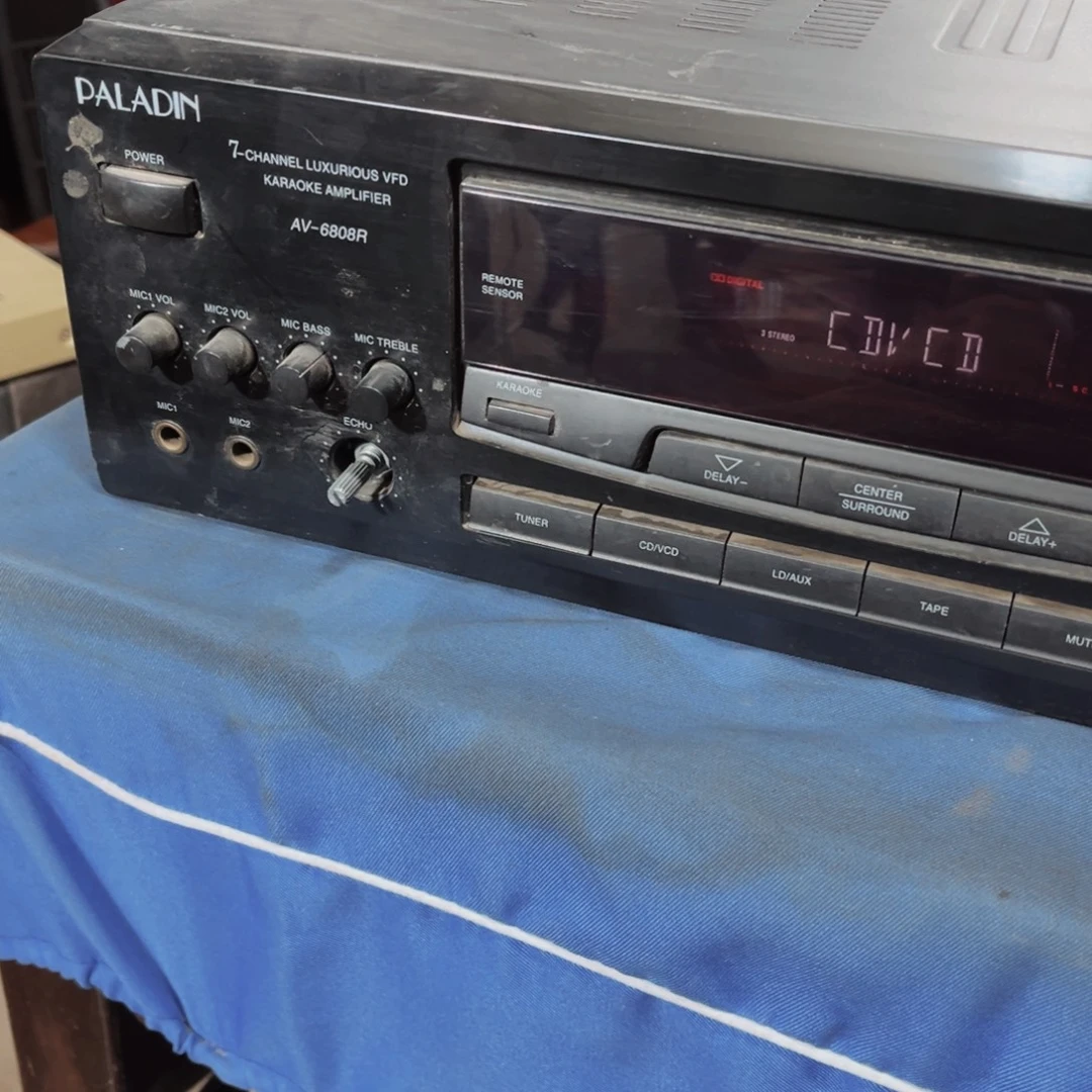 8新百迪双环牛功放一个，包邮，少一个旋钮