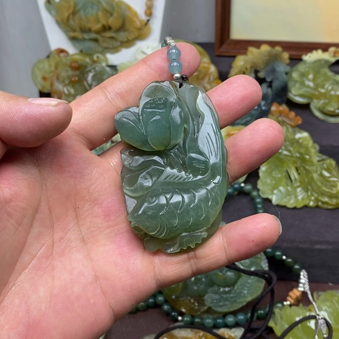 未镶嵌蛇纹石玉吊坠(赠链)