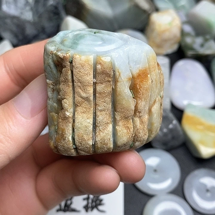 翡翠未镶嵌颈饰天然翡翠69