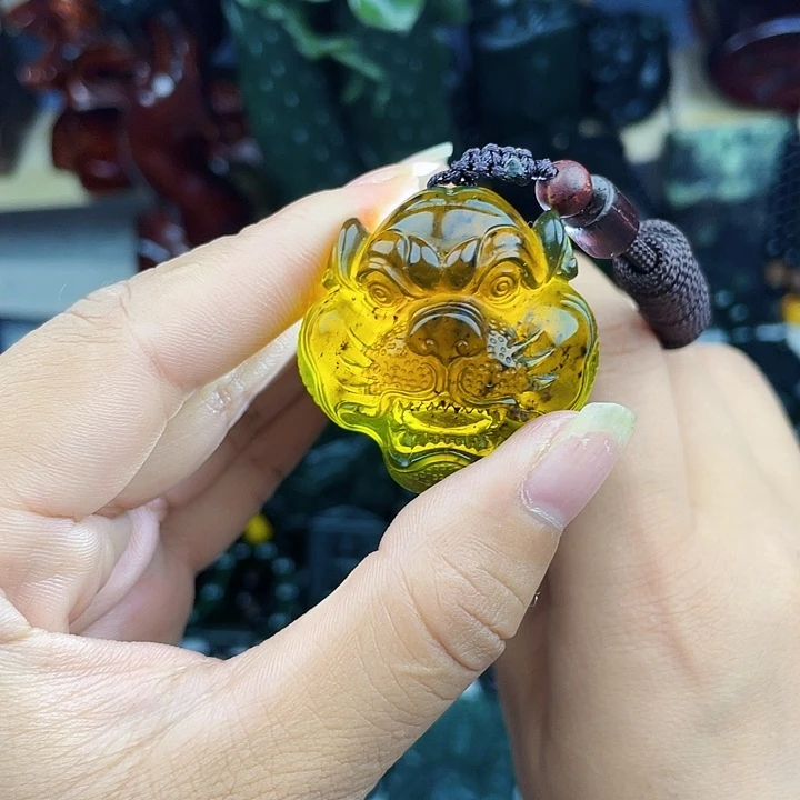 未镶嵌蛇纹石玉颈饰泰山玉虎虎生威精品