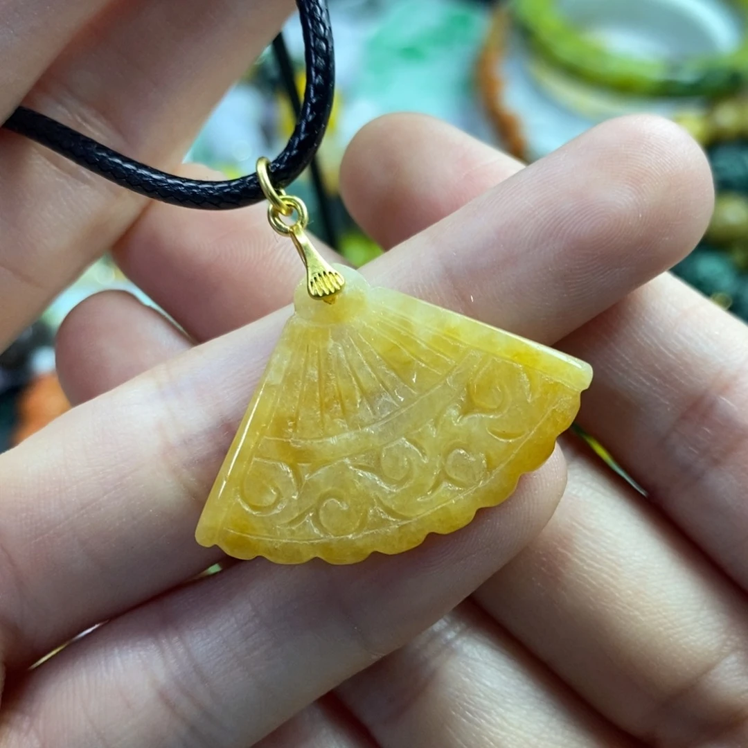 翡翠未镶嵌颈饰吊坠