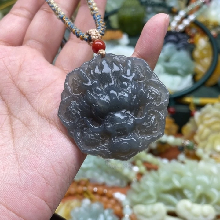 蛇纹石玉吊坠合金