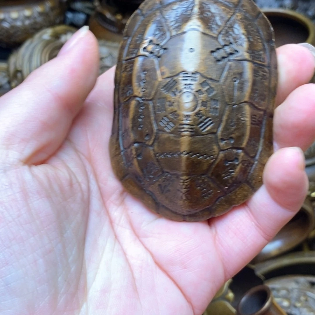 铜器摆件做工精良