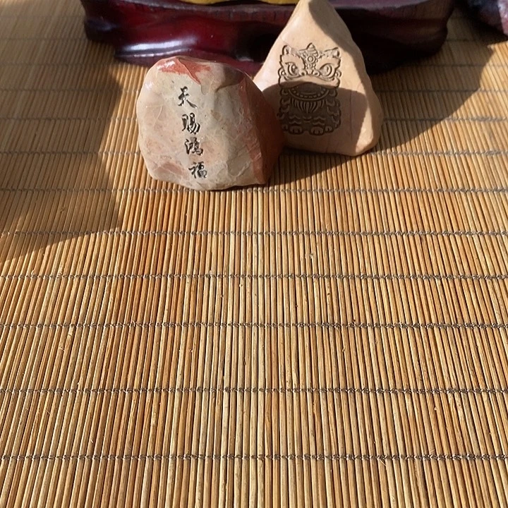 黑***️原石雕刻工艺品手把摆件