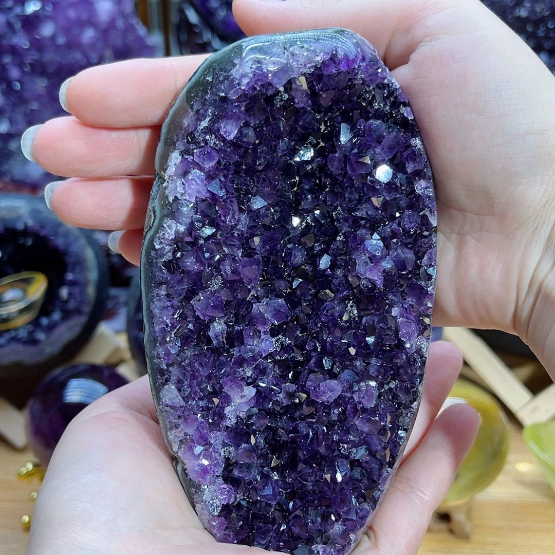 李***森未镶嵌大型摆件（非配饰）紫晶