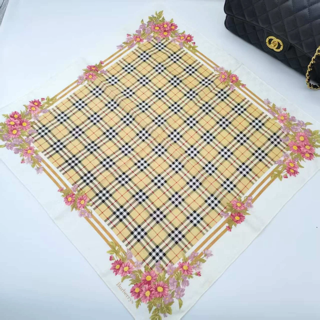 99新 BURBERRY/博柏利 海囤/巴宝莉/丝巾/xh93872