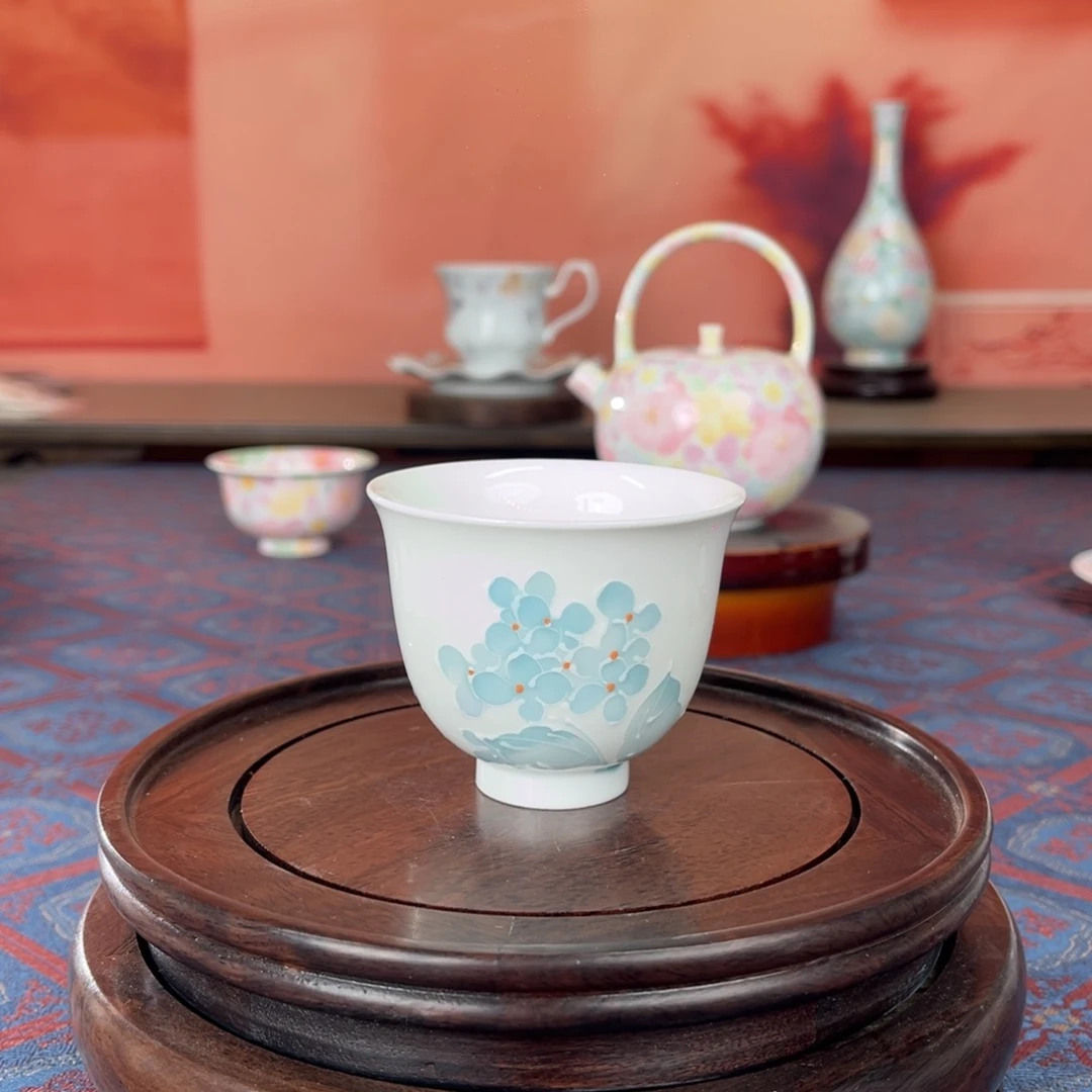 绣球花手绘釉下彩品茗杯