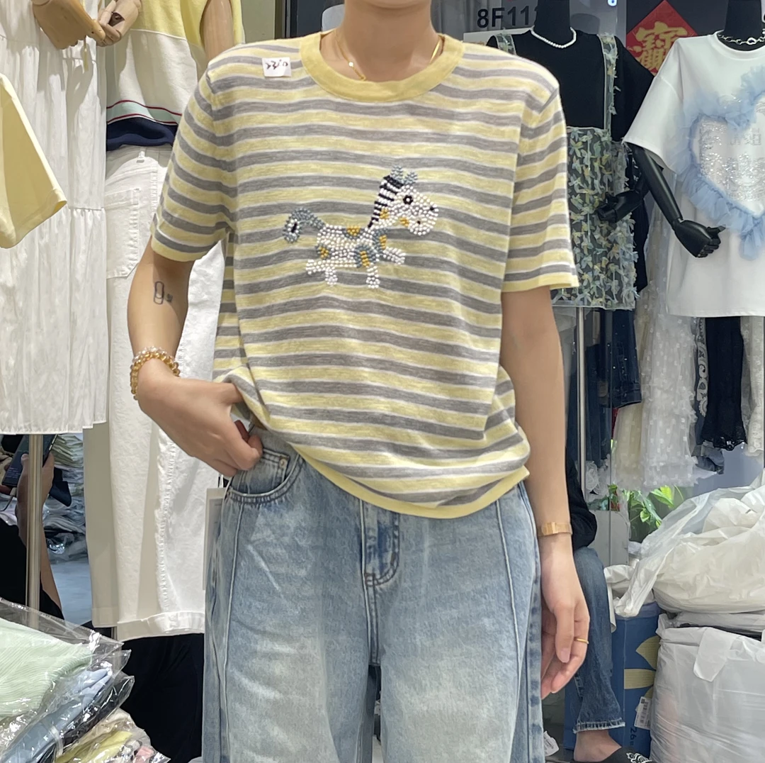 黛米#2360夏季福利重工艺刺绣小马针织短袖上衣，衣长：56cm