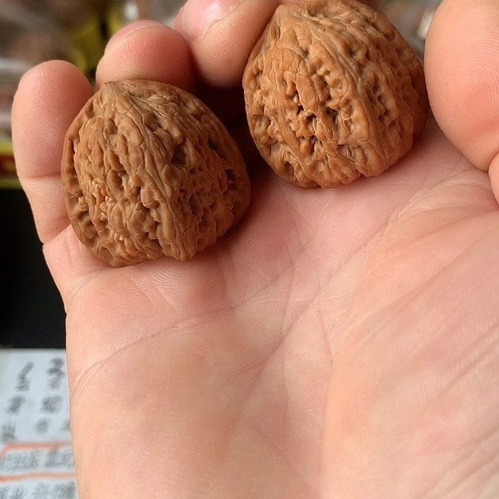 文玩核桃吊坠在***数红玛瑙33