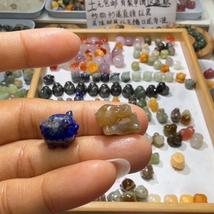 莉***和田玉未镶嵌珠宝奇石