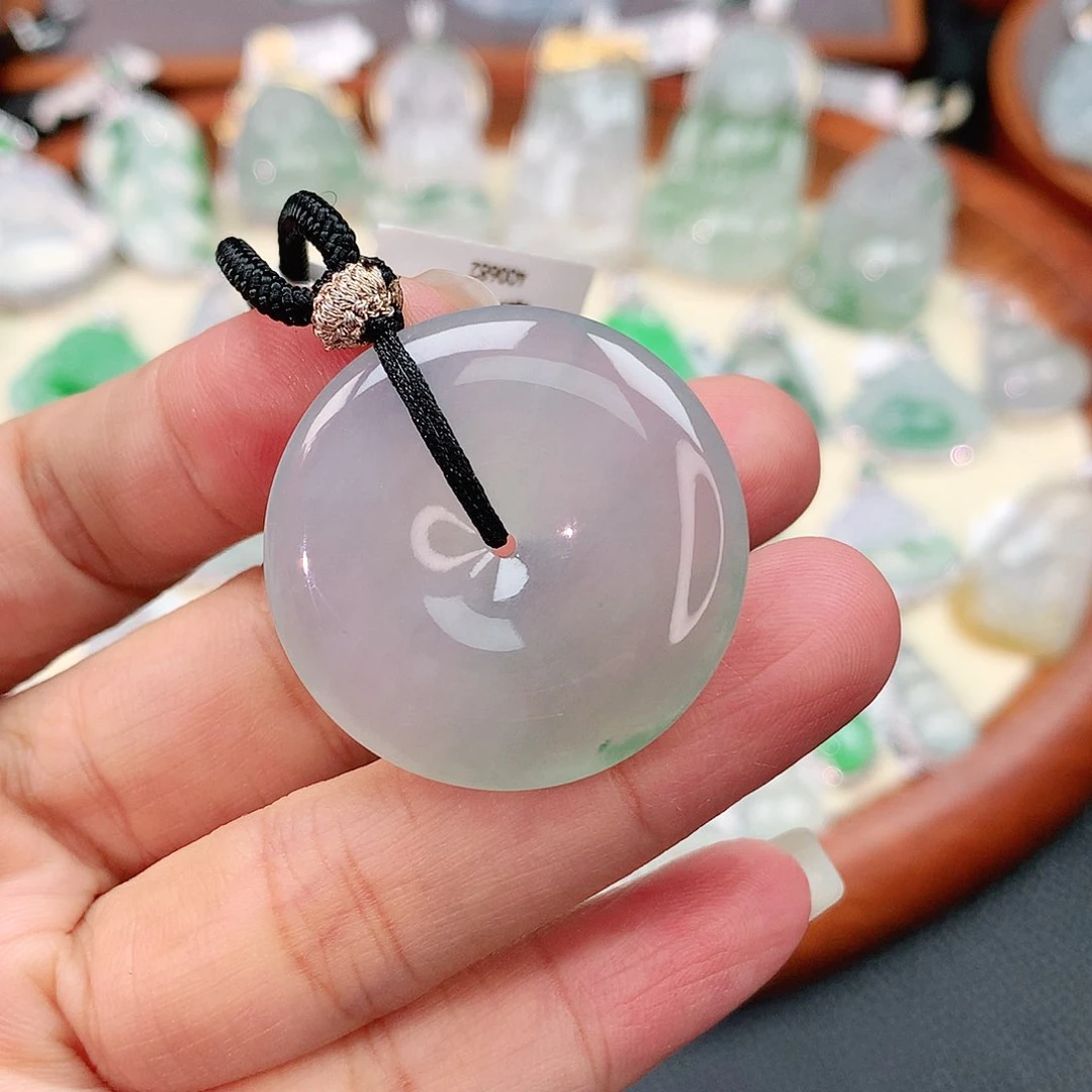 颈饰未镶嵌翡翠平安扣