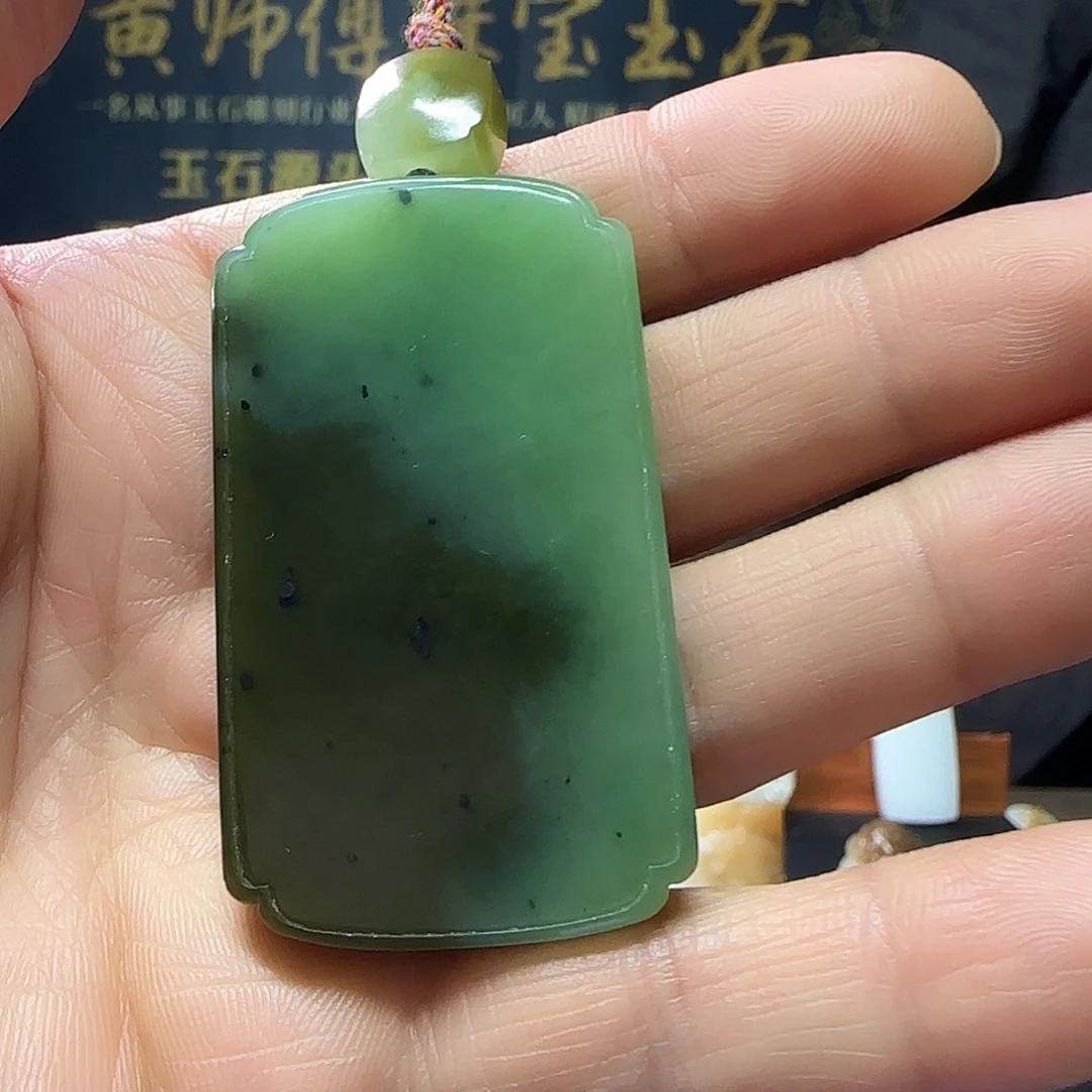 玉***兰和田玉未镶嵌颈饰