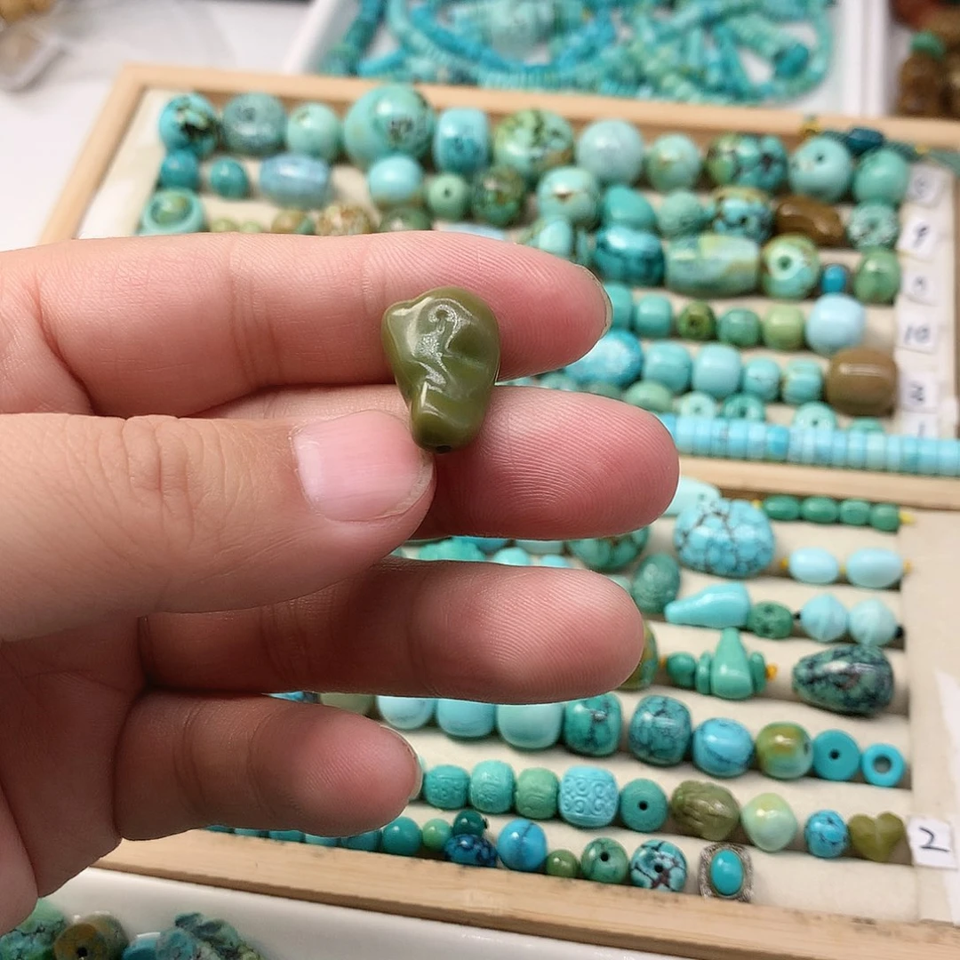 绿松石未镶嵌挂件