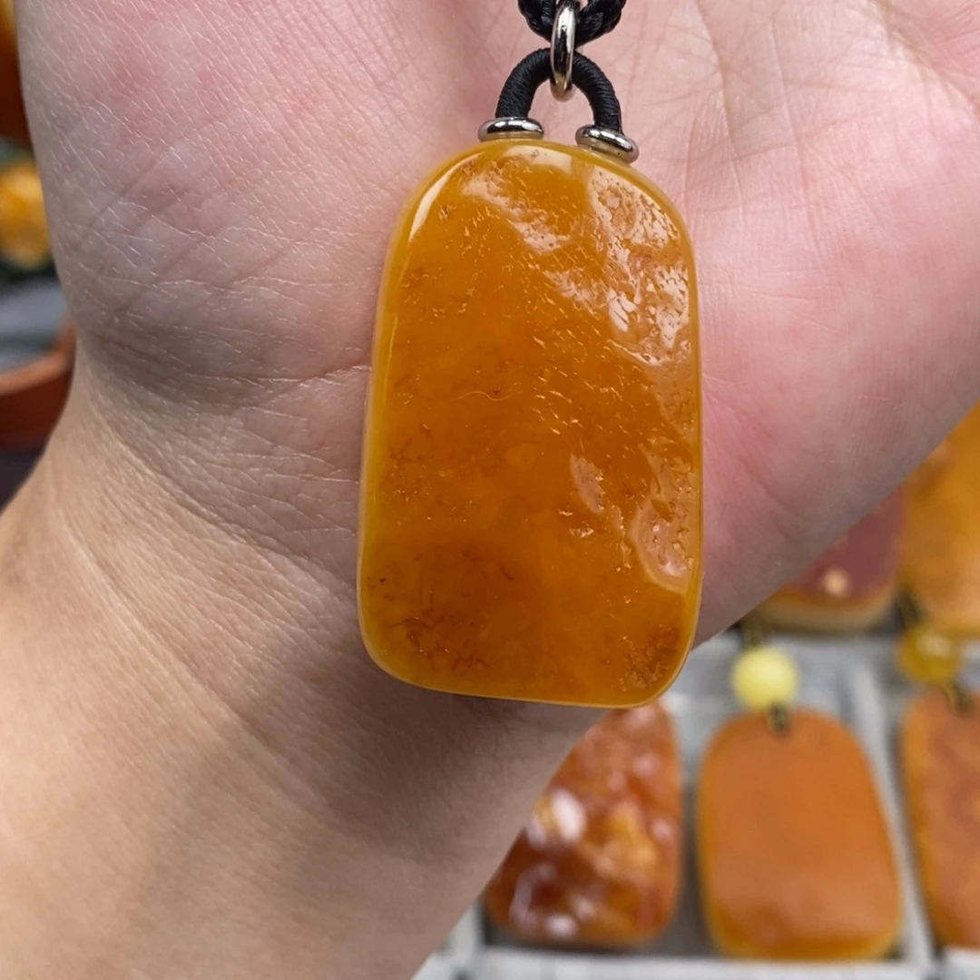 未镶嵌吊坠(赠链)琥珀