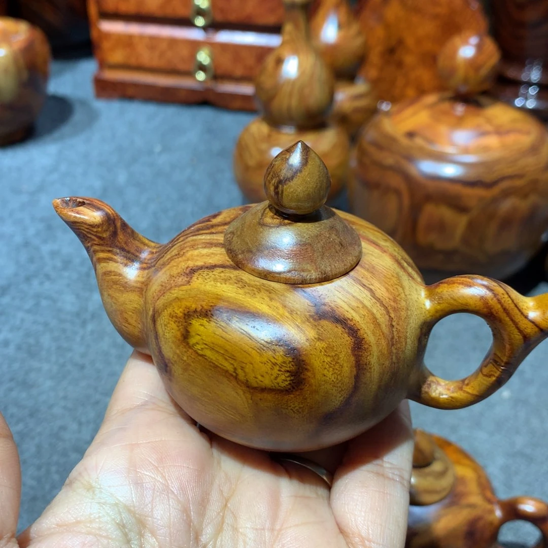 黄花梨/降香黄檀《****室越黄壶