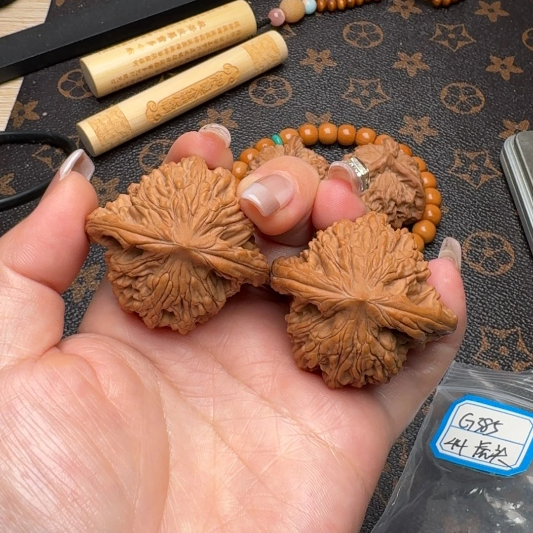 把件文玩核桃44虎头G385