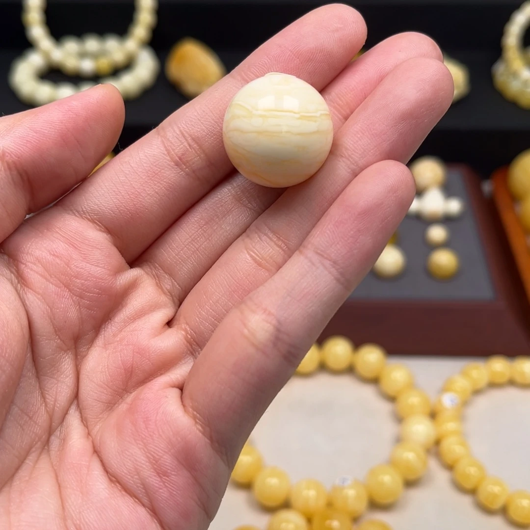 琥珀颈饰未镶嵌满蜡虎皮单珠20.8mm