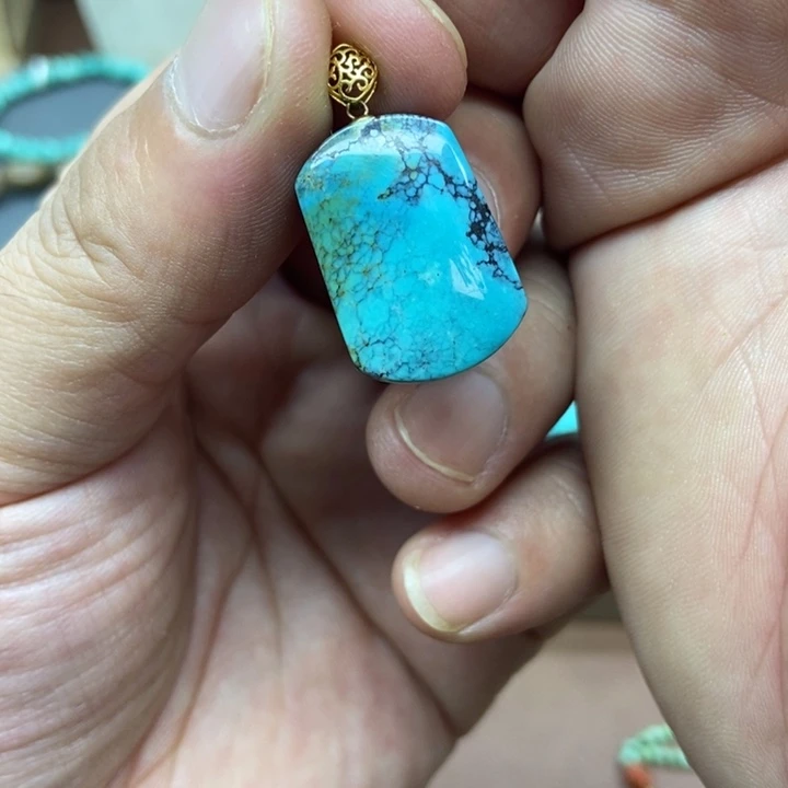 绿松石18K金镶嵌吊坠