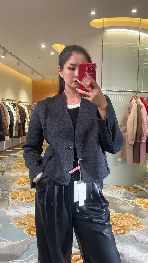 【薇薇】2025新款翻领短款秋冬女长袖纯色冬季百搭毛呢外套25019