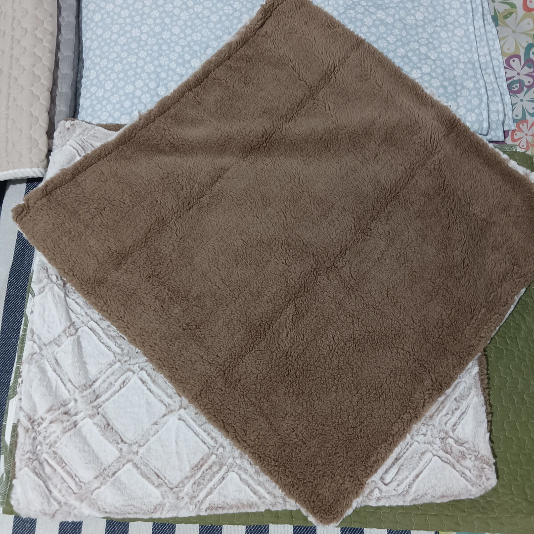 小徐 80×80咖啡色糕糕毛抱枕套发俩个