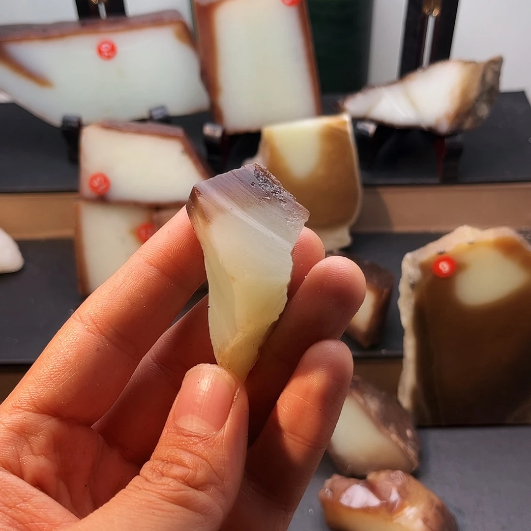 和田玉（糖玉）未镶嵌颈饰