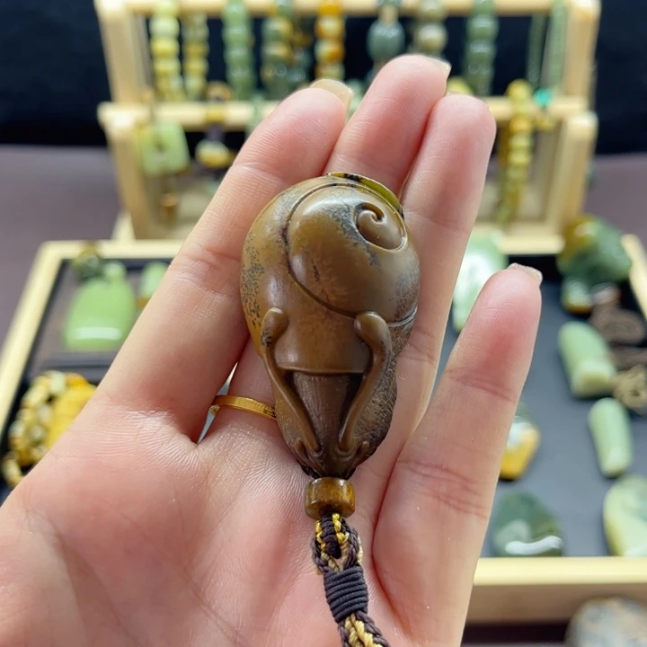 岫岩河磨玉（透闪石质玉）未镶嵌颈饰