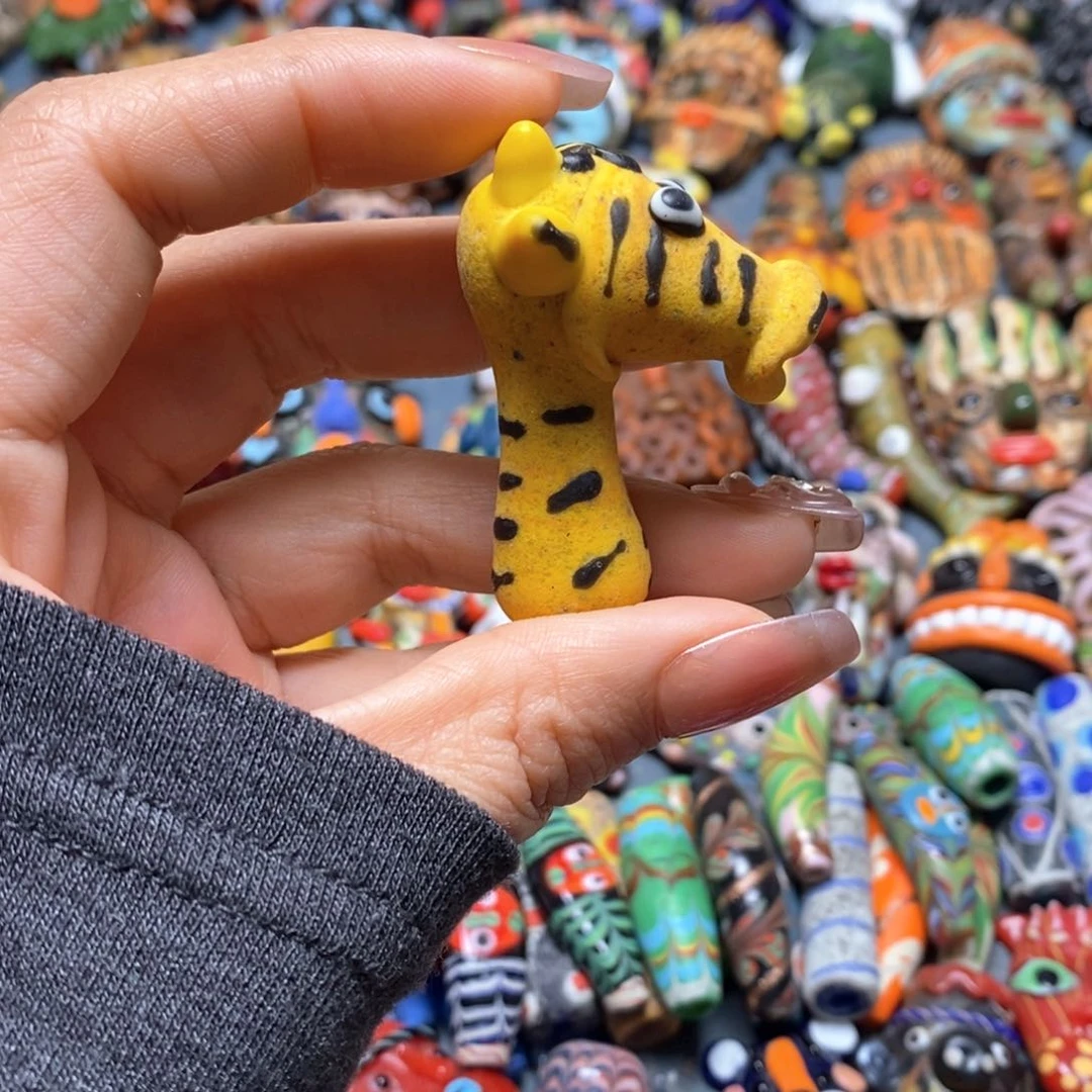 琉璃颈饰印度尼西亚鹿头