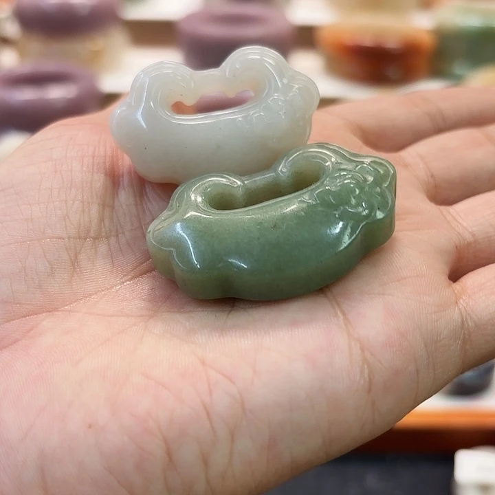 石英岩玉未镶嵌手镯