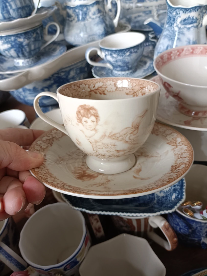 雅顿黑瓷粉色天使咖啡杯碟