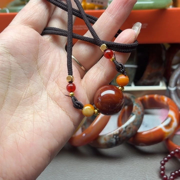 玛瑙/玉髓颈饰未镶嵌