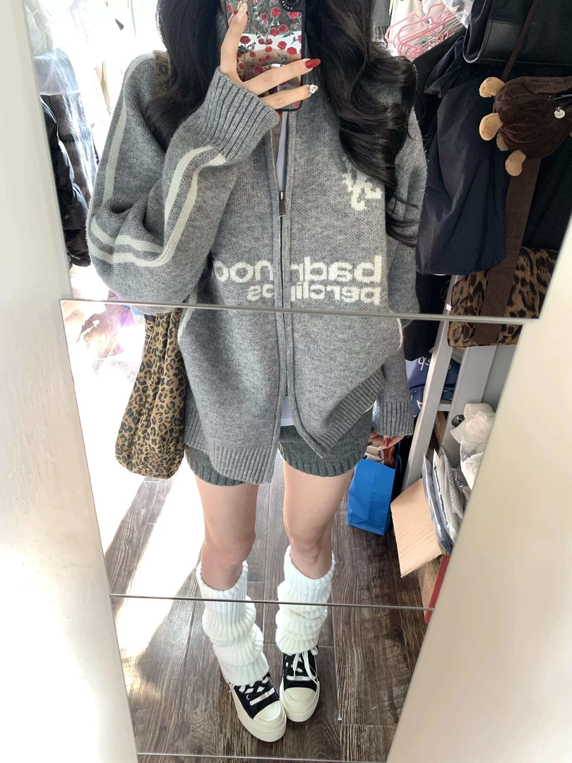 美式复古灰色毛衣外套女秋季新款刺绣针织开衫重磅宽松上衣设计感