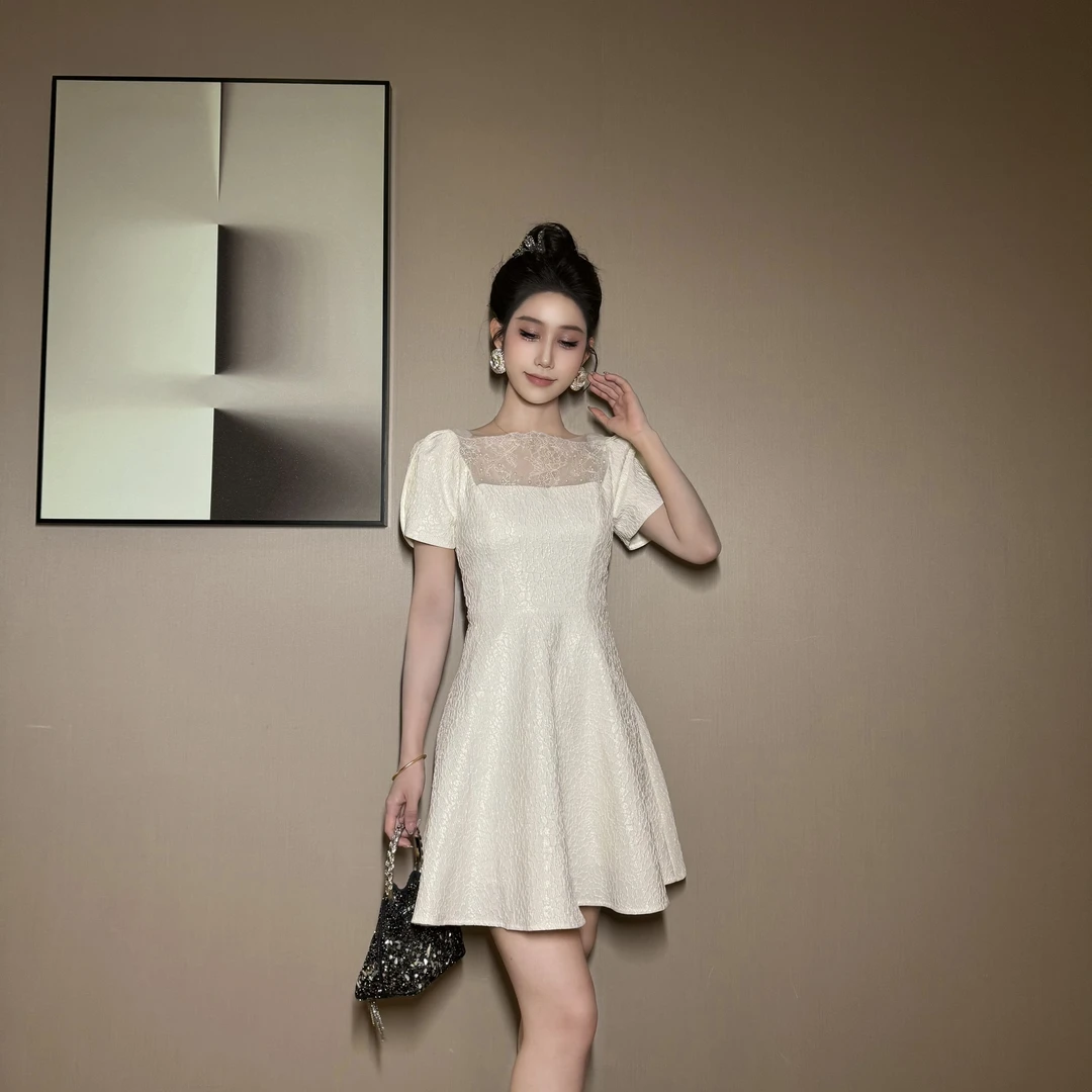 【时时原创】气质简约小个子轻奢减龄赫本时尚复古收腰连衣裙21678