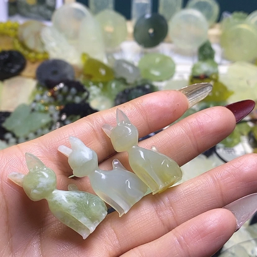 【闪购商品】蛇纹石玉颈饰未镶嵌糖**.