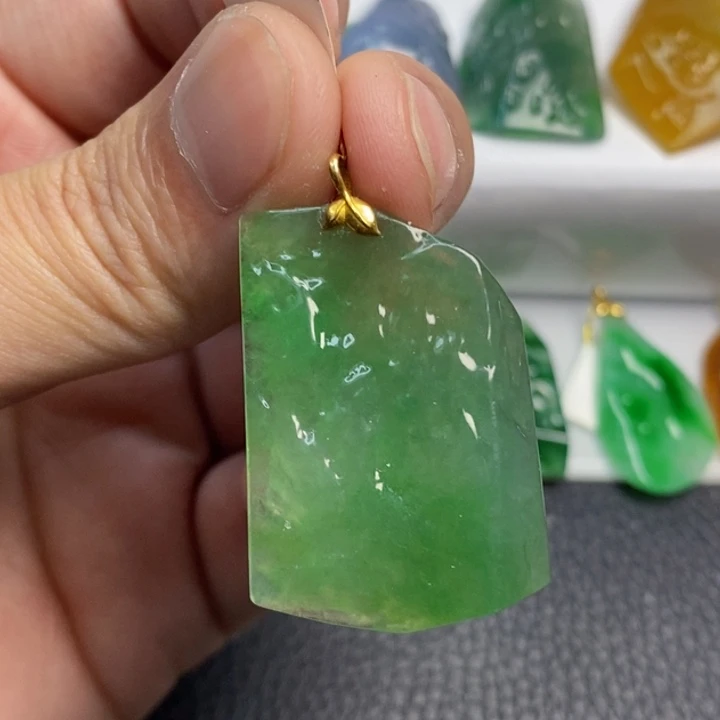 翡翠未镶嵌颈饰翡翠