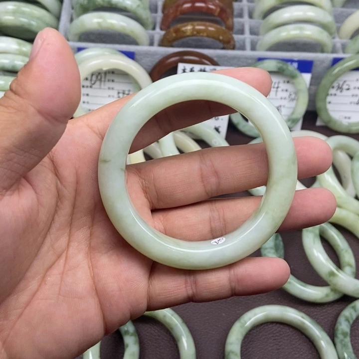 蛇纹石玉手镯未镶嵌晓**云