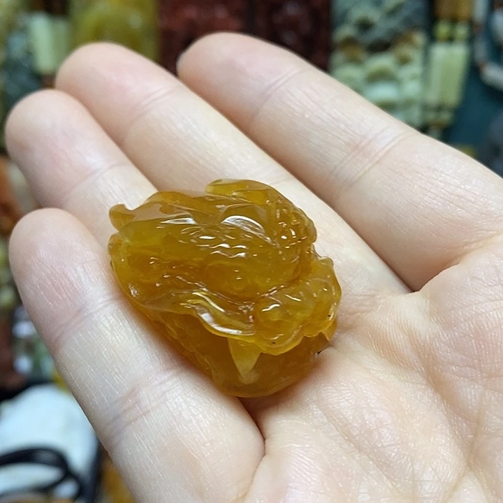 岫玉未镶嵌吊坠(赠链)金色立体龙头