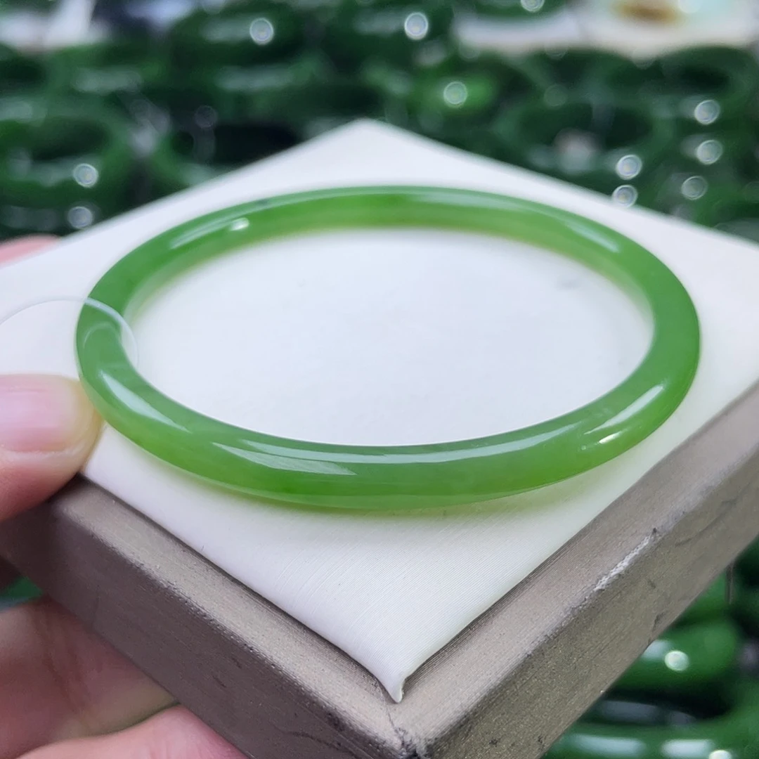 未镶嵌手镯和田玉（碧玉）