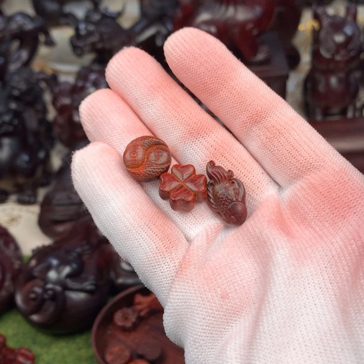 t***f檀香紫檀（小叶紫檀）