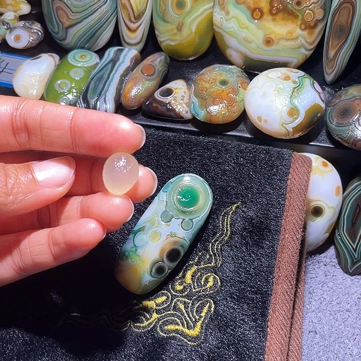 玛瑙/玉髓珠宝奇石未镶嵌珍*秀