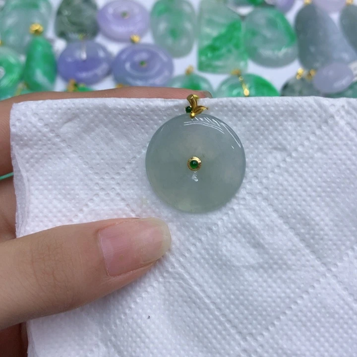 翡翠18K金镶嵌颈饰1111111111