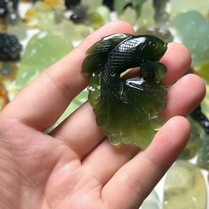 未镶嵌蛇纹石玉颈饰一****8